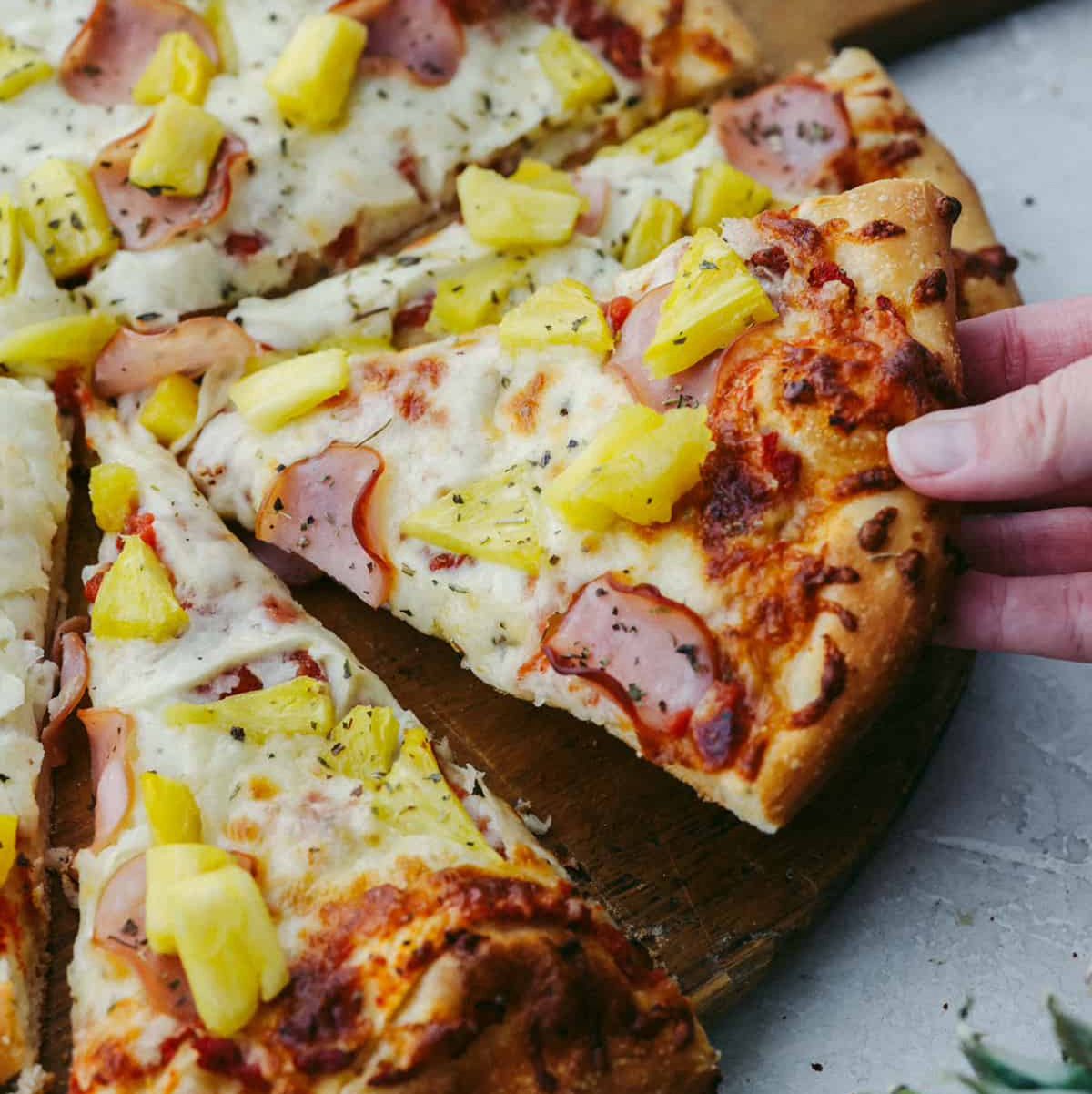 Large 16” Hawaiian Pizza