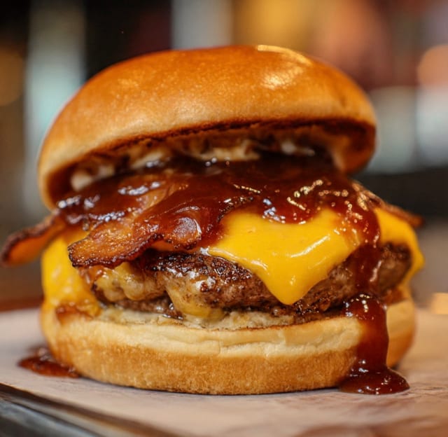 Memphis Burger with Sides.